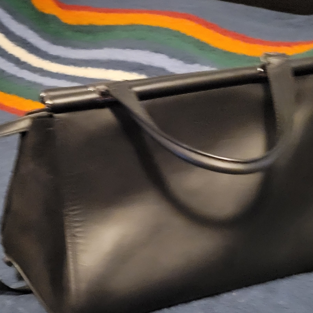 Couch wilow floral detail